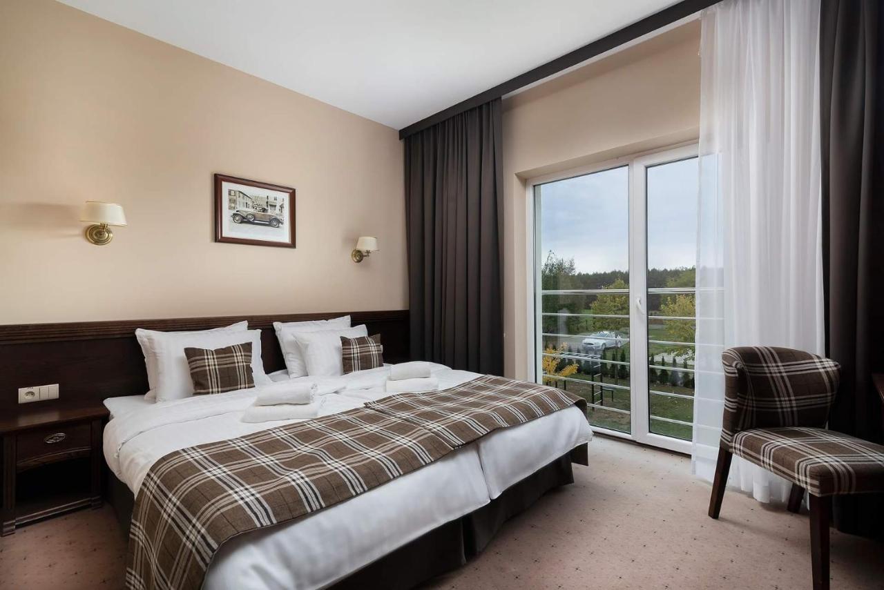The Amber Business & Spa Hotel Oleśnica エクステリア 写真