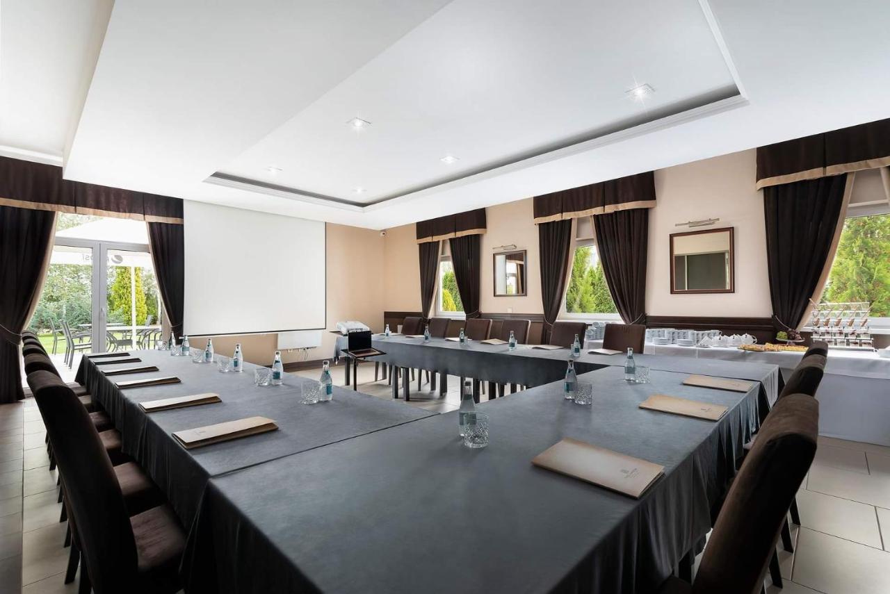 The Amber Business & Spa Hotel Oleśnica エクステリア 写真