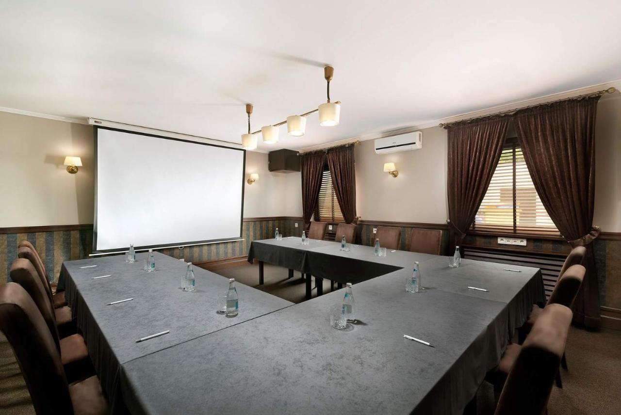 The Amber Business & Spa Hotel Oleśnica エクステリア 写真