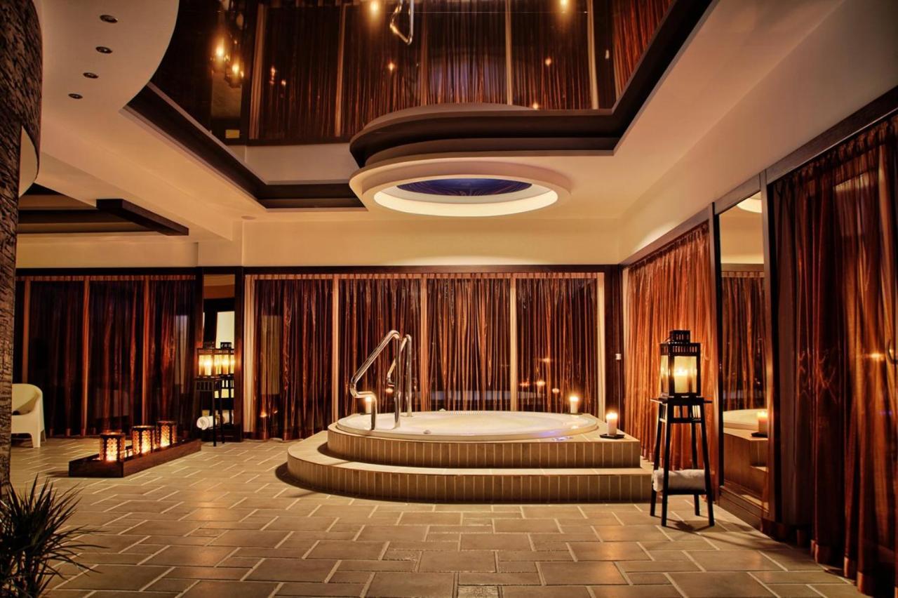 The Amber Business & Spa Hotel Oleśnica エクステリア 写真