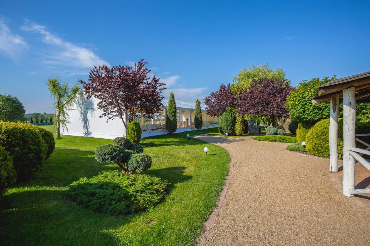 The Amber Business & Spa Hotel Oleśnica エクステリア 写真